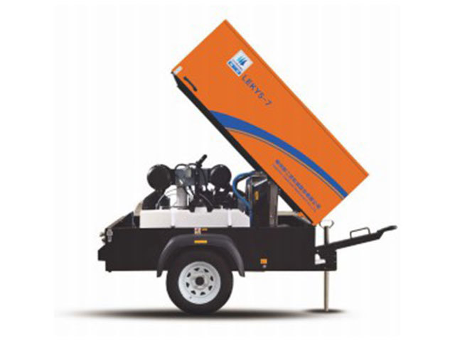 小(xiao)型移動(dong)螺杆空(kong)壓機